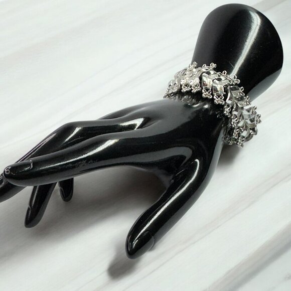 CORO Vintage Links Silver Tone Bracelet 7 inches - Picture 3 of 9